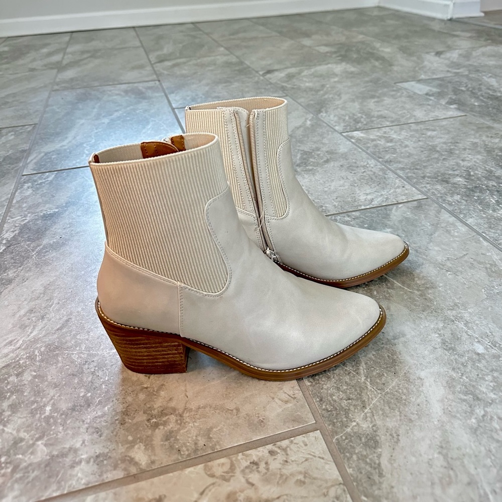 Dolce Vita Ankle Boots
